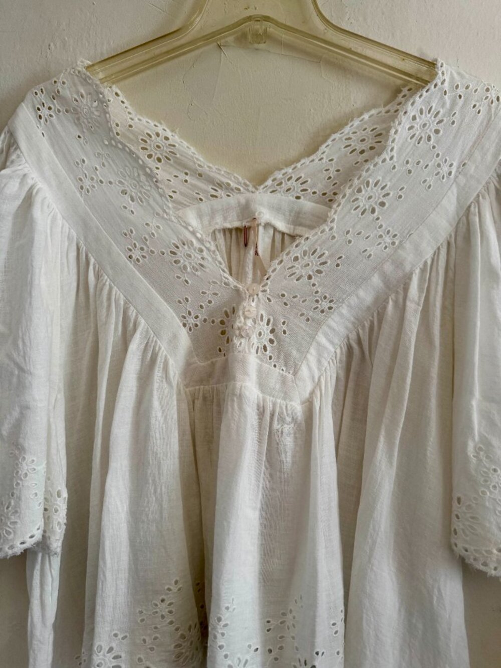 Free People Cotton Costa Eyelet Bohemian Peasant Top Size M - Picture 4 of 8